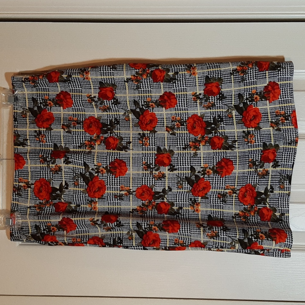 Charlotte Russe Floral Plaid Pencil Skirt